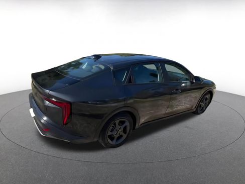 Used 2025 Kia K4 LXS image 15