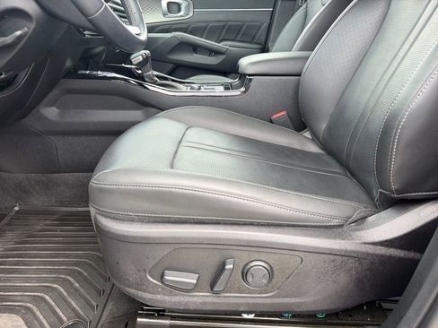Used 2024 Kia Sorento SX image 11