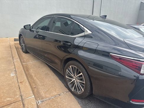 Used 2022 Lexus ES 350 w/ Premium Package image 2