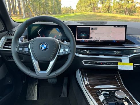 Used 2025 BMW X5 xDrive50e w/ Premium Package image 3