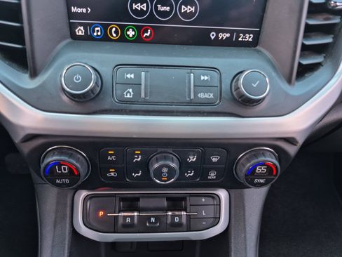 Used 2020 GMC Acadia SLE w/ Driver Convenience Package FWD image 31