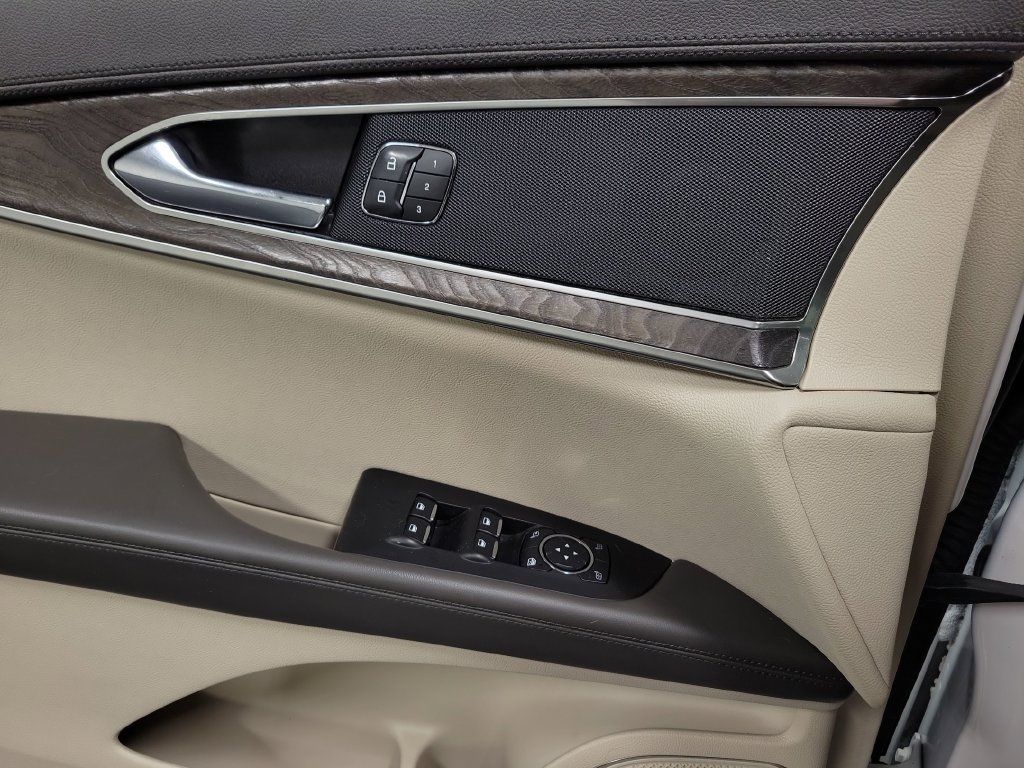 Used 2019 Lincoln Nautilus Select AWD/4WD image 26