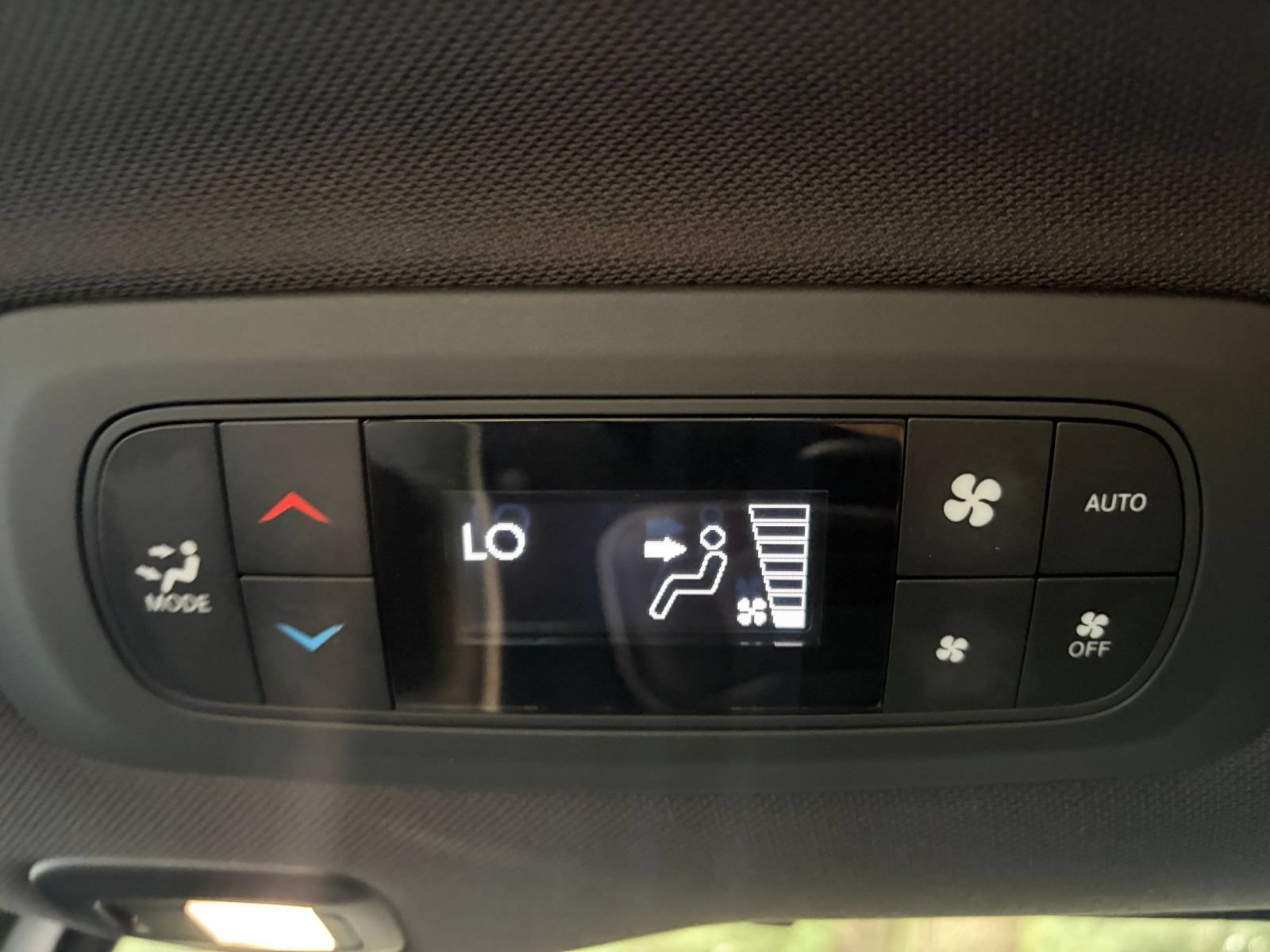 Used 2025 Chrysler Pacifica Limited FWD image 26