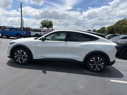 Used 2025 Ford Mustang Mach-E Select w/ Comfort Package Lite image 10