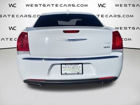 Used 2021 Chrysler 300 Touring image 8