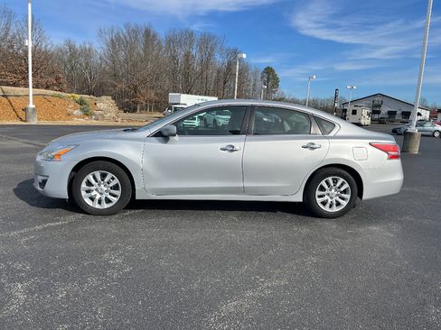 Used 2015 Nissan Altima 2.5 S w/ Power Driver Seat Package image 4
