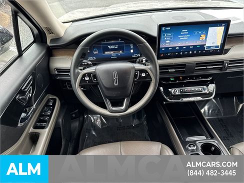 Used 2023 Lincoln Corsair Reserve w/ Rear Removable Package Tray AWD/4WD image 28