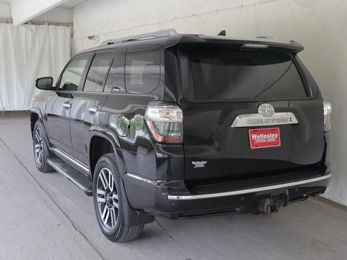 Used 2023 Toyota 4Runner Limited AWD/4WD image 27