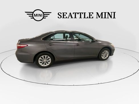 Used 2016 Toyota Camry LE FWD image 12