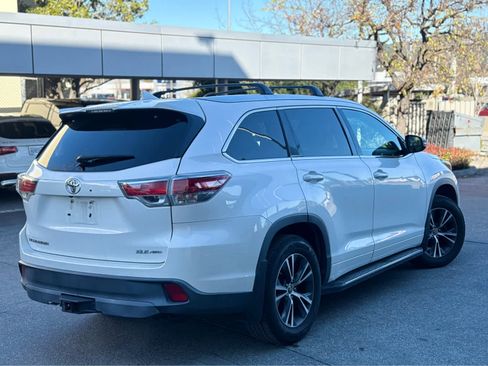Used 2016 Toyota Highlander XLE image 4