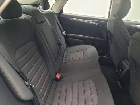 Used 2020 Ford Fusion SE image 19