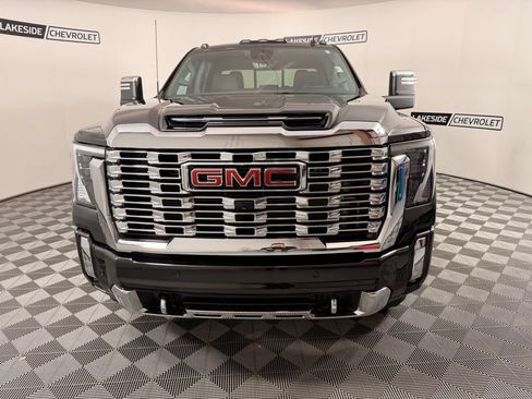 Used 2025 GMC Sierra 3500 Denali w/ Technology Package AWD/4WD image 9