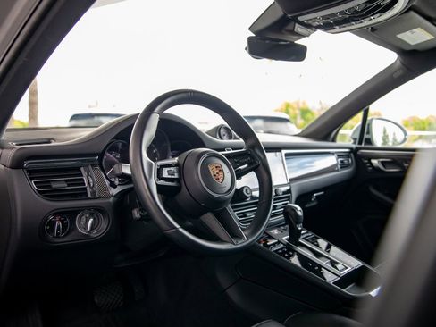 Certified 2025 Porsche Macan GTS AWD/4WD image 4