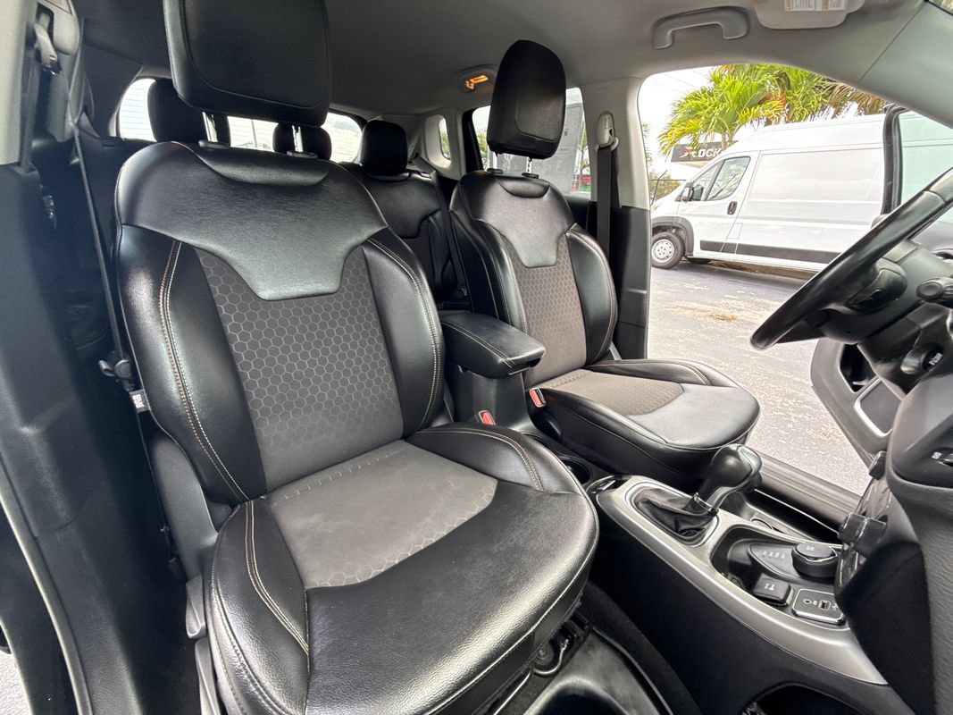 Used 2020 Jeep Compass Latitude AWD/4WD image 19