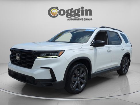 Used 2023 Honda Pilot Sport image 1