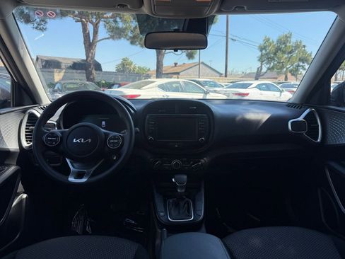 Used 2025 Kia Soul LX w/ LX Technology Package image 29