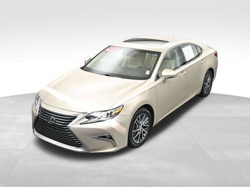 Used 2018 Lexus ES 350 w/ Luxury Package w/Wood Trim FWD image 33