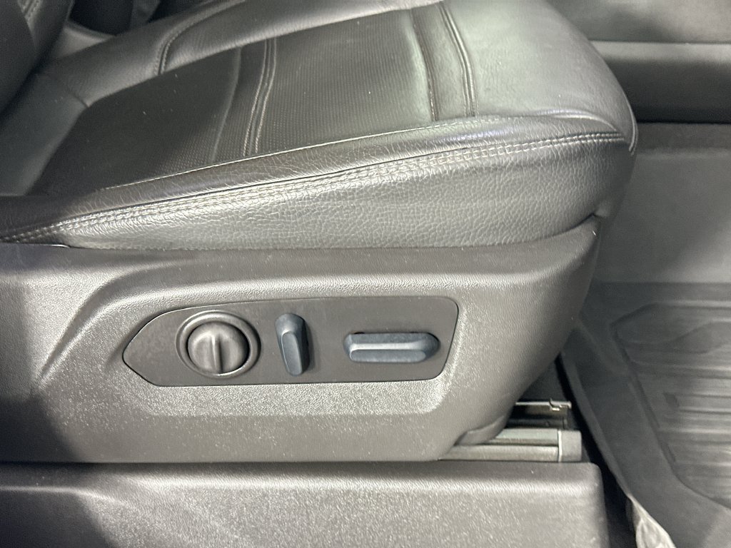 Used 2023 GMC Sierra 3500 Denali AWD/4WD image 23