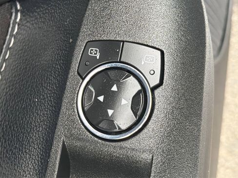 Used 2016 Ford Mustang Coupe RWD image 34
