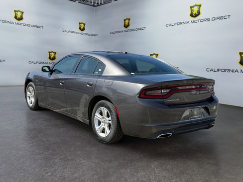 Used 2021 Dodge Charger SXT w/ Leather Interior Group RWD image 3