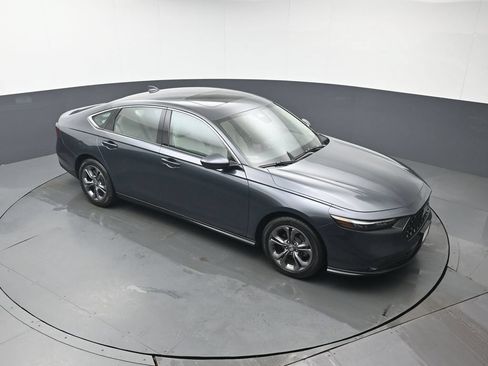 Used 2023 Honda Accord EX image 37