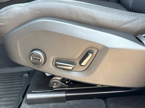 Used 2025 Volvo XC60 B5 Plus w/ Climate Package image 18