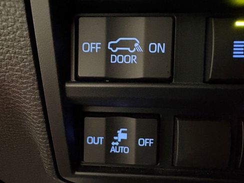 Certified 2024 Toyota Sequoia Platinum image 21