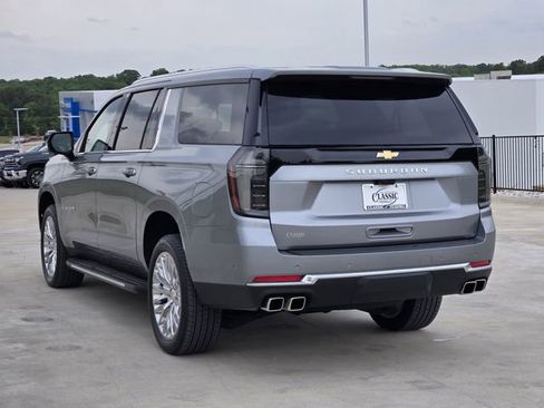 New 2025 Chevrolet Suburban High Country w/ Sun And Tow Package AWD/4WD image 4