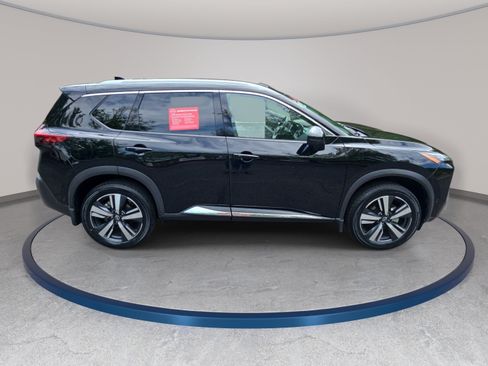 Certified 2023 Nissan Rogue SL w/ SL Premium Package FWD image 4