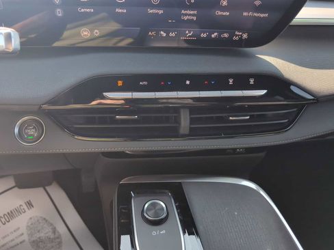 Used 2025 Buick Enclave Preferred image 18