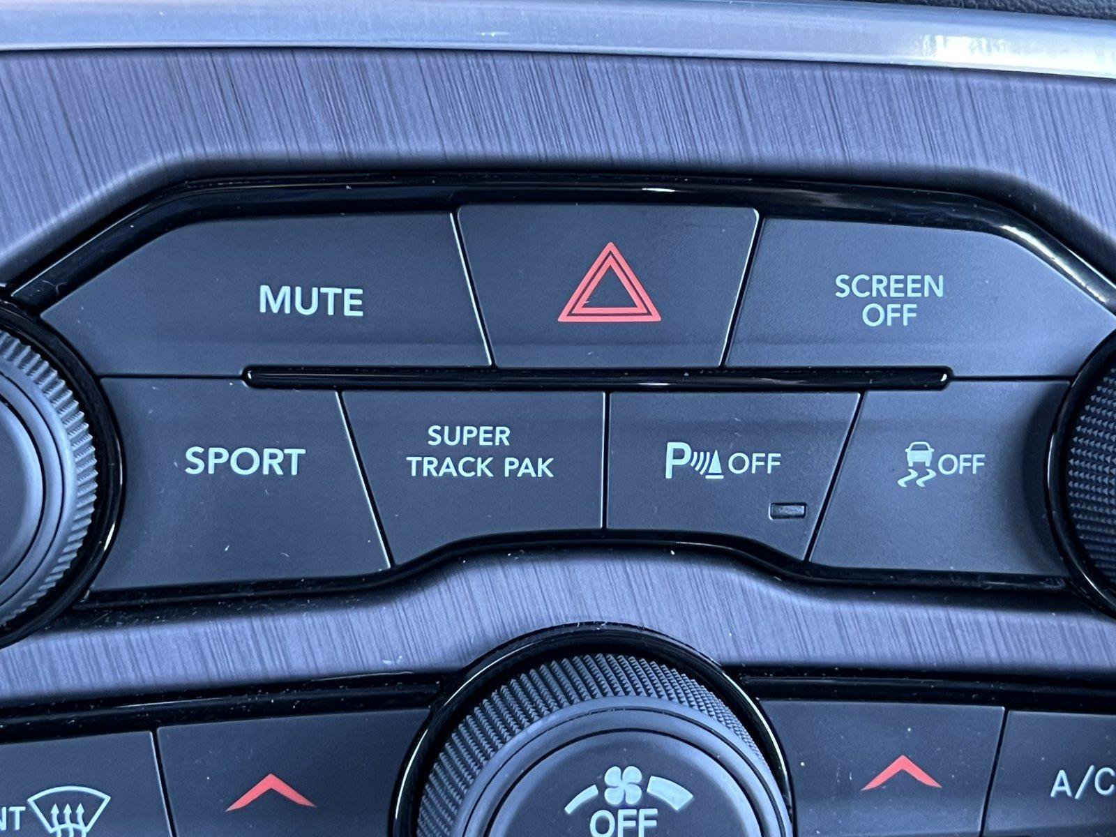 Used 2018 Dodge Challenger R/T Plus RWD image 33