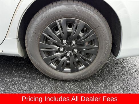 Used 2014 Toyota Camry LE FWD image 11