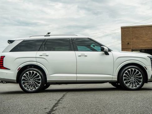 Used 2026 Hyundai Palisade Calligraphy FWD image 6
