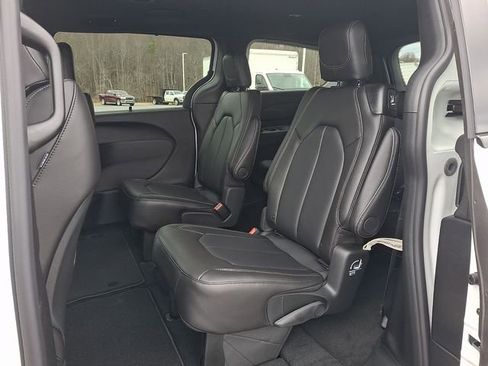 New 2026 Chrysler Pacifica Select w/ S Appearance Package FWD image 5
