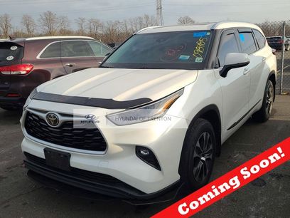 Used 2021 Toyota Highlander XLE