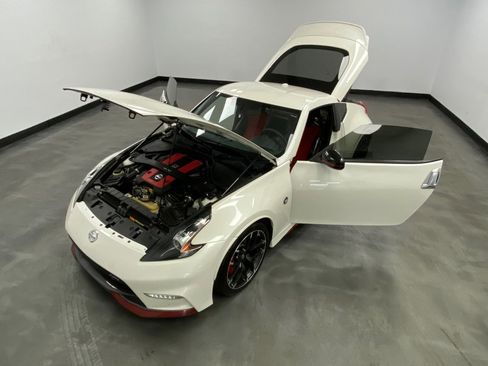 Used 2016 Nissan 370Z NISMO RWD image 42