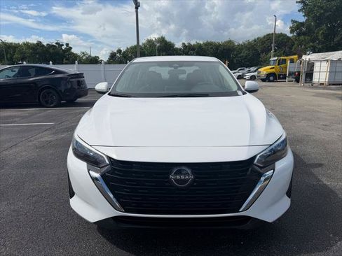 Used 2024 Nissan Sentra SV FWD image 8