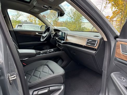 New 2026 Volkswagen Atlas SE image 16