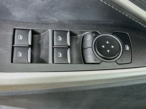 Used 2022 Ford Explorer XLT w/ Equipment Group 202A AWD/4WD image 15
