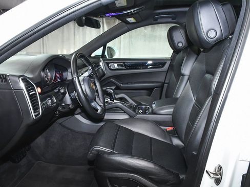 Used 2022 Porsche Cayenne Coupe image 48