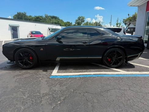 Used 2015 Dodge Challenger R/T Scat Pack w/ Leather Interior Group RWD image 4