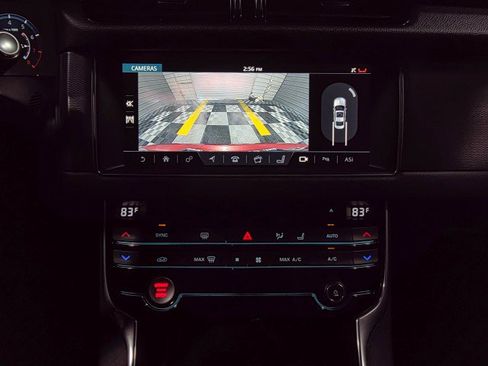 Used 2017 Jaguar XF R-Sport image 27