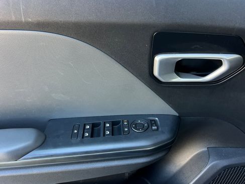 Used 2025 Kia K4 LXS image 15