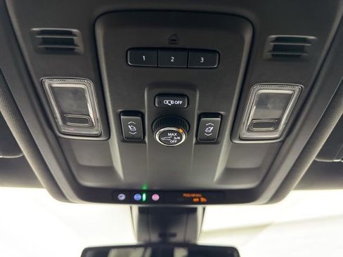 Used 2021 GMC Yukon Denali AWD/4WD image 24