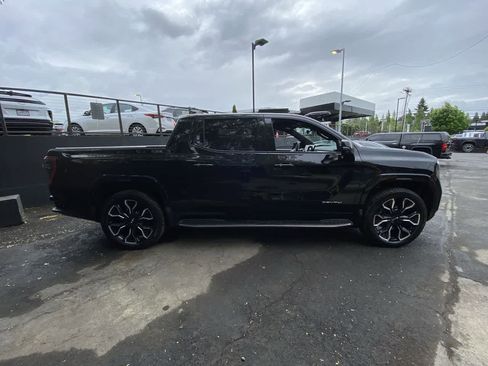 Used 2025 GMC Sierra EV Denali AWD/4WD image 7