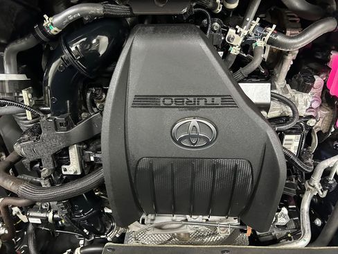 Used 2024 Toyota Grand Highlander Platinum AWD/4WD image 10