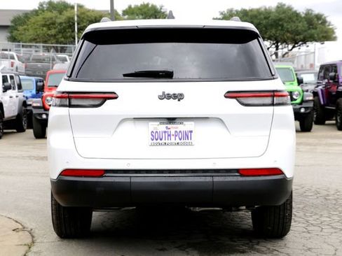 New 2025 Jeep Grand Cherokee L Laredo image 6