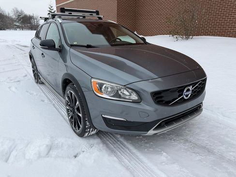 Used 2018 Volvo V60 T5 Cross Country w/ Convenience Package image 18