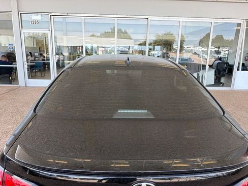 Used 2025 Toyota Corolla SE FWD image 6
