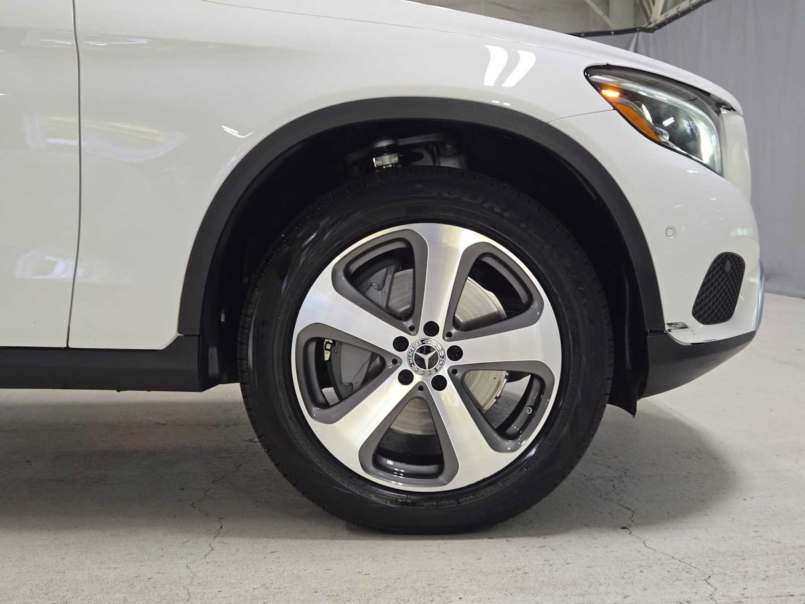 Used 2019 Mercedes-Benz GLC 300 4MATIC image 9